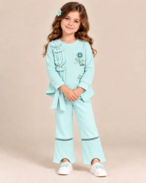 Mint Aqua co-ord set on model